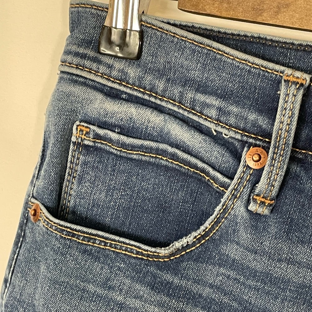 A&F Women’s 28 Distressed Skinny High Rise Abercrombie & Fitch Denim Capri Jeans - Picture 6 of 11